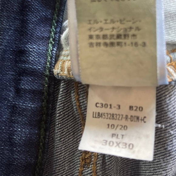 L.L. Bean Bean Flex Standard Fit Mid Wash Denim‎ Jeans 30x30 - Picture 6 of 7